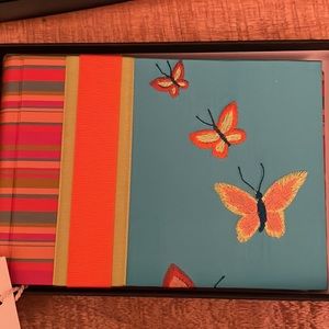 NWT Molly West Handbound 36 pocket photo book